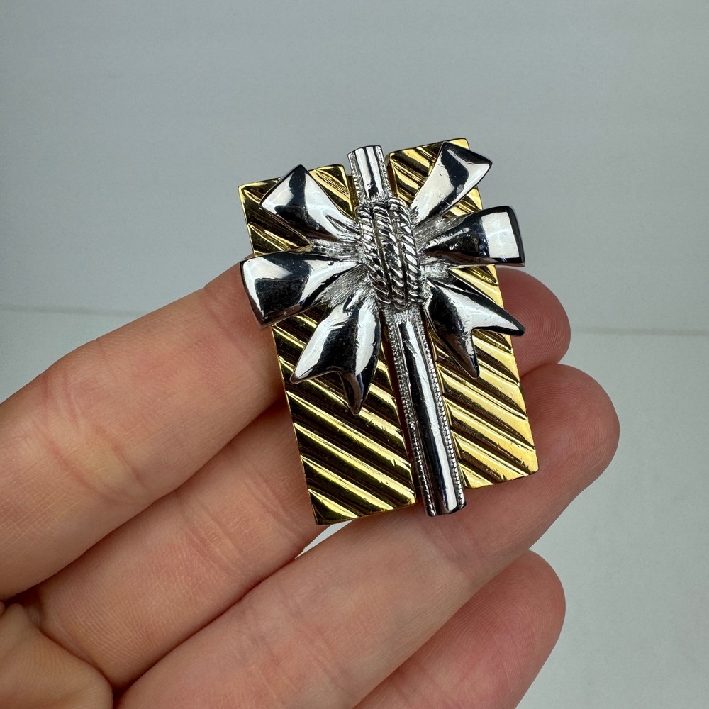 Vtg Premier Designs Gold Silver Tone Christmas Holiday Gift Box Brooch Pin